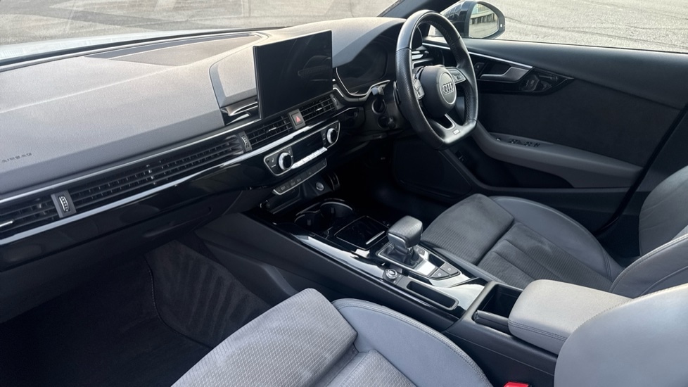 Used Audi A4 2021 for sale - 76872105: Photo 2