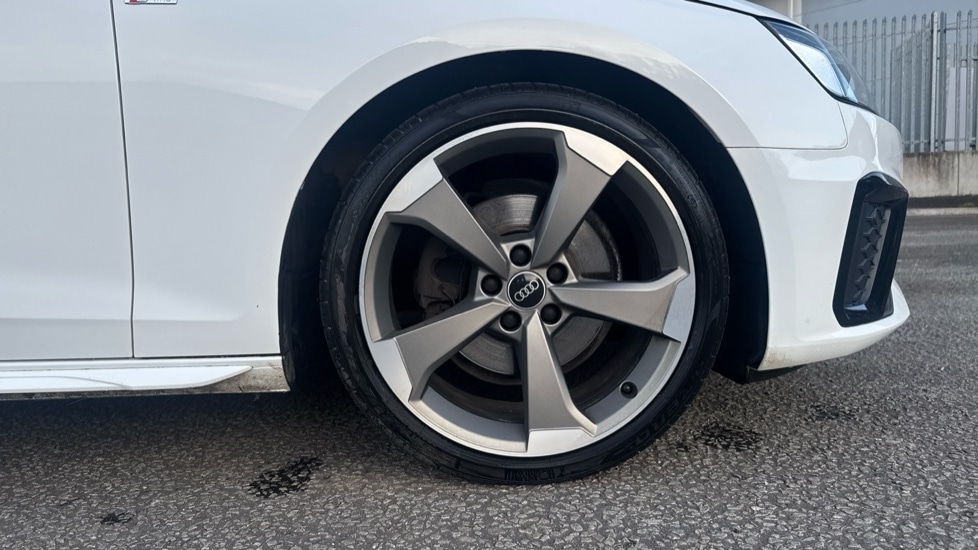 Used Audi A4 2021 for sale - 76872105: Photo 5