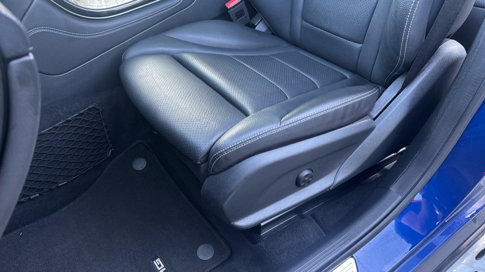 Used Mercedes-Benz GLC 2019 for sale - 76025311: Photo 32