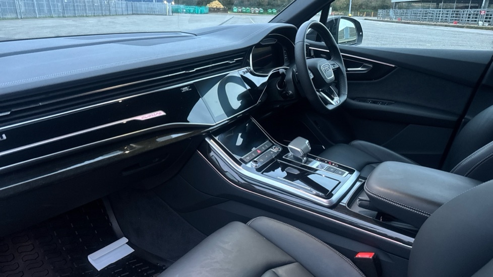 Used Audi Q7 2025 for sale - 76872084: Photo 2