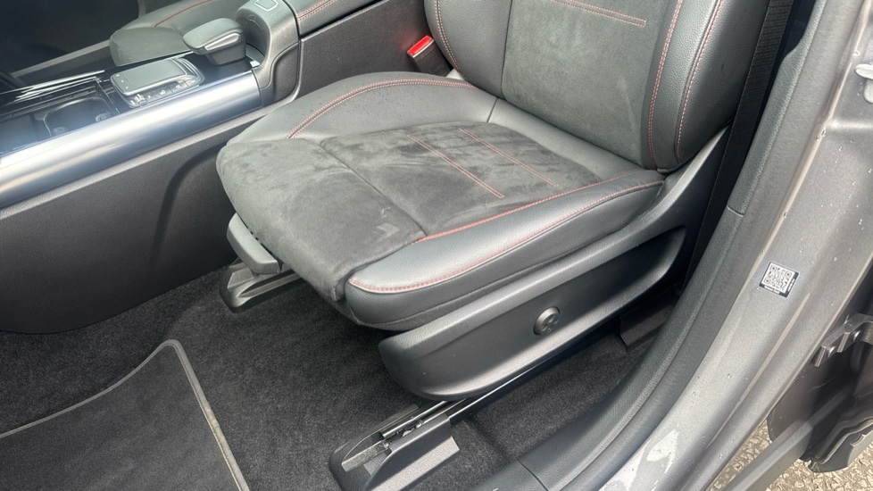 Used Mercedes-Benz EQA 2023 for sale - 75996903: Photo 25