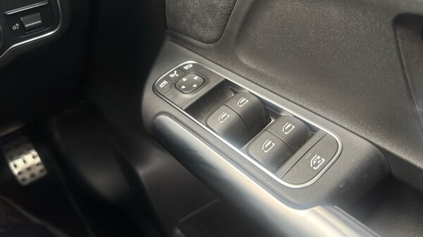 Used Mercedes-Benz EQA 2023 for sale - 75996903: Photo 31