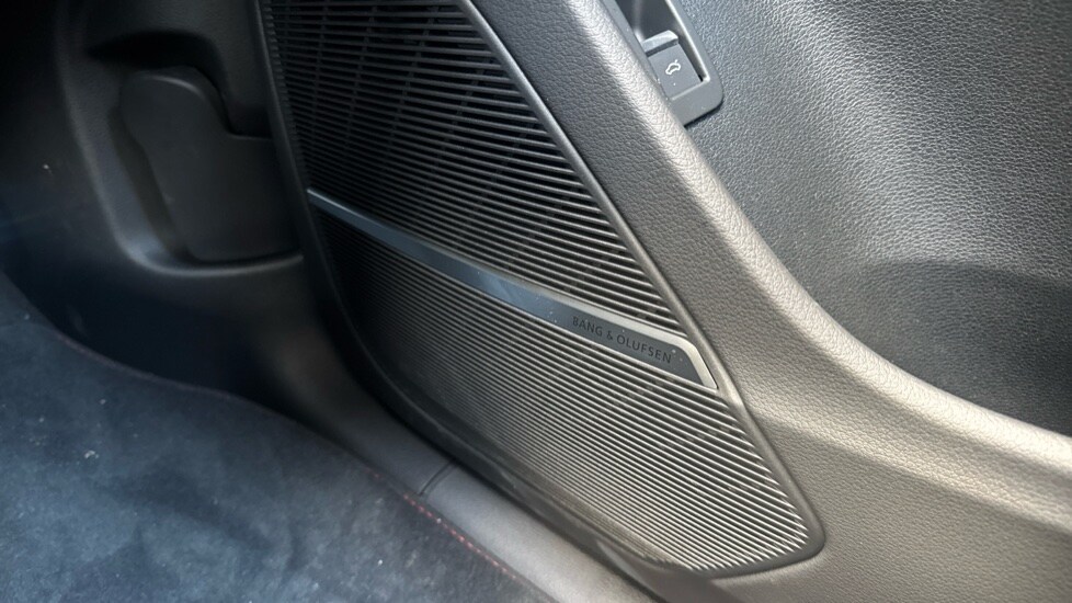 Used Audi RS Q8 2025 for sale - 76660968: Photo 32