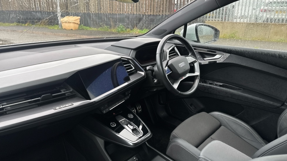 Used Audi Q4 e-tron 2021 for sale - 76873163: Photo 2