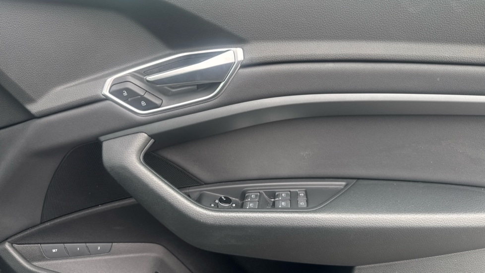 Used Audi e-tron 2020 for sale - 76954496: Photo 28