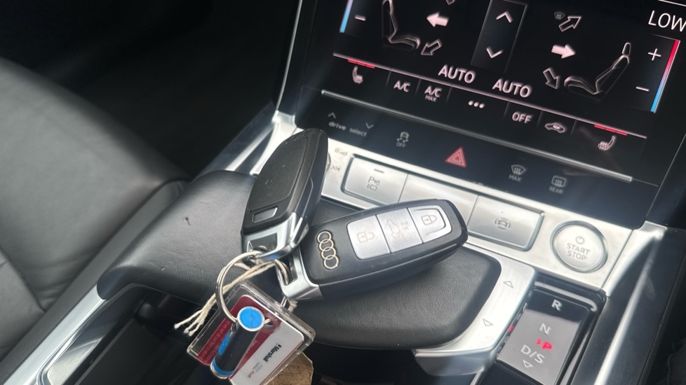 Used Audi e-tron 2020 for sale - 76954496: Photo 42