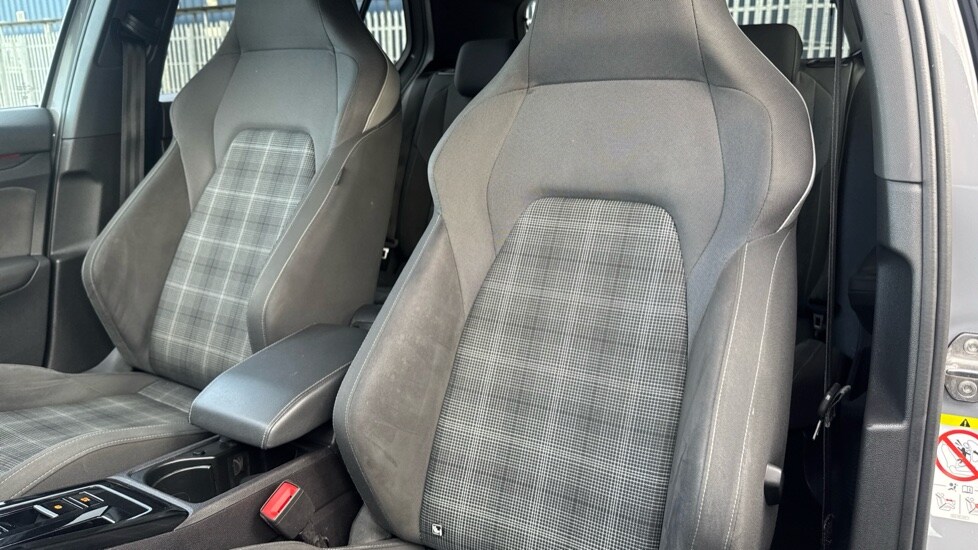 Used Volkswagen Golf 2023 for sale - 76404716: Photo 32