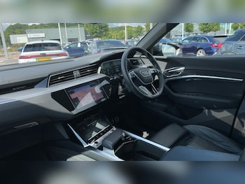 Used Audi Q8 2023 for sale - 75758829: Photo