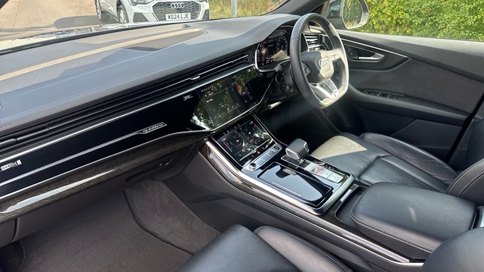 Used Audi Q8 2023 for sale - 76400839: Photo 2