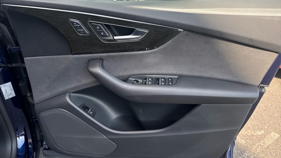 Used Audi Q8 2023 for sale - 76400839: Photo 28