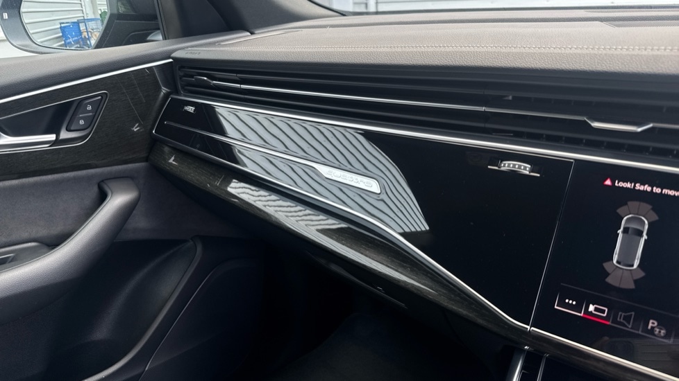 Used Audi Q8 2023 for sale - 76400839: Photo 49