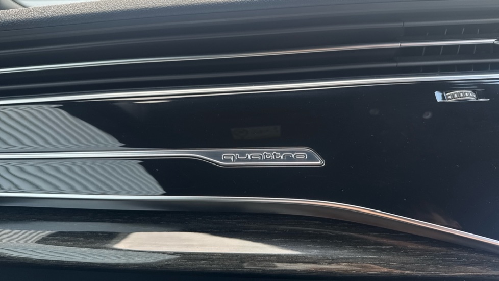 Used Audi Q8 2023 for sale - 76400839: Photo 50