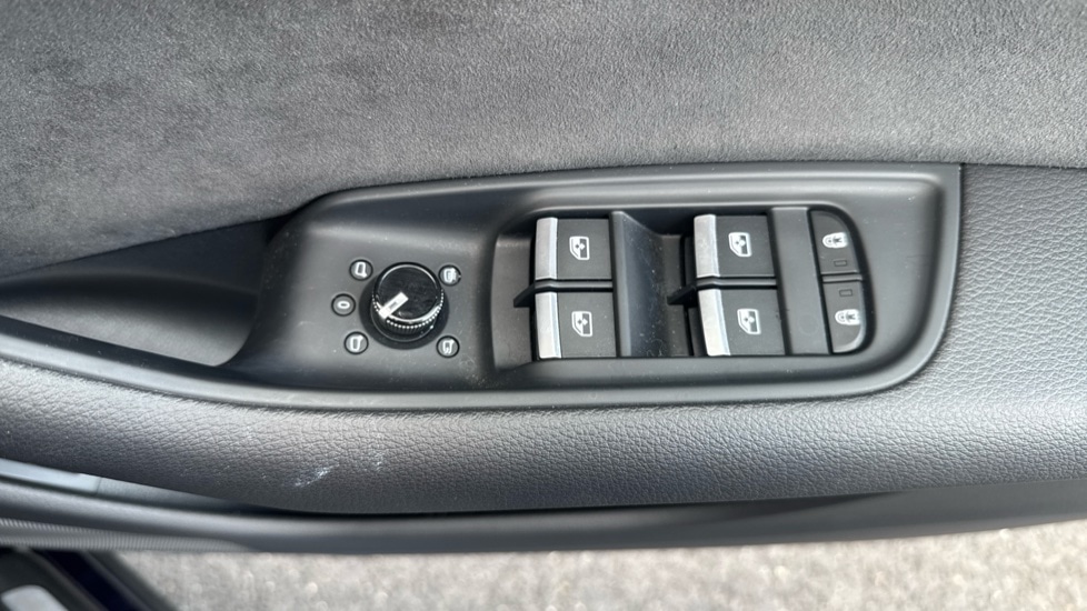 Used Audi Q8 2023 for sale - 76400839: Photo 57