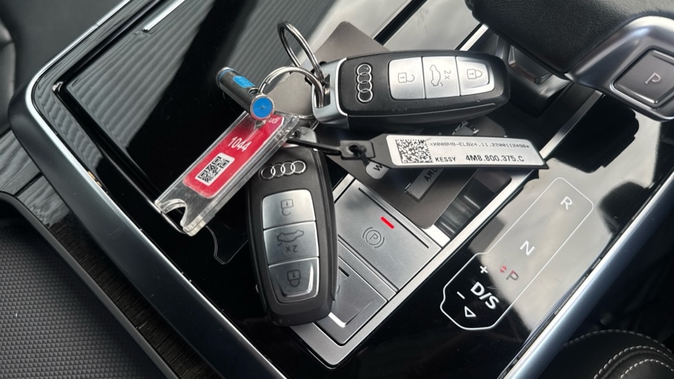 Used Audi Q8 2023 for sale - 76400839: Photo 60