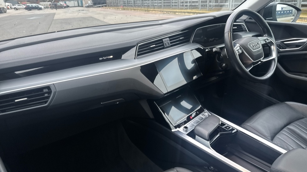 Used Audi e-tron 2020 for sale - 77057910: Photo 2
