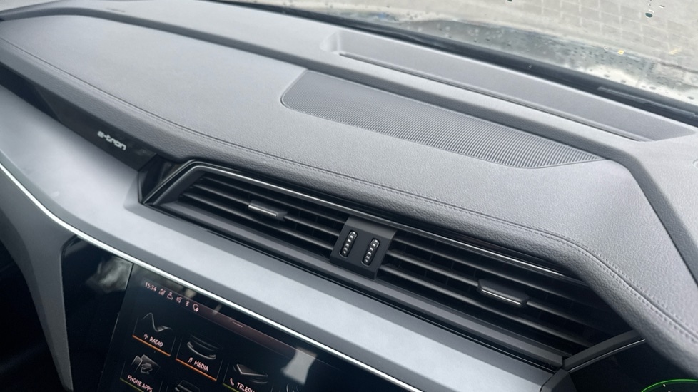 Used Audi e-tron 2020 for sale - 77057910: Photo 32