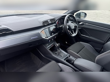 Used Audi Q3 2019 for sale - 75751397: Photo