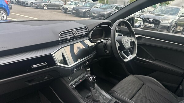 Used Audi Q3 2023 for sale - 76168811: Photo 2