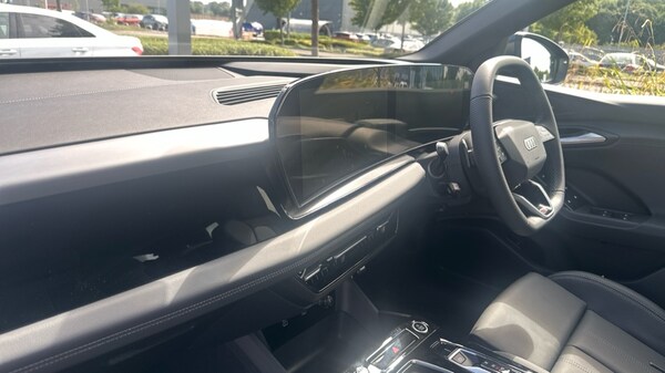 Used Audi Q6 e-tron 2025 for sale - 76328055: Photo 2