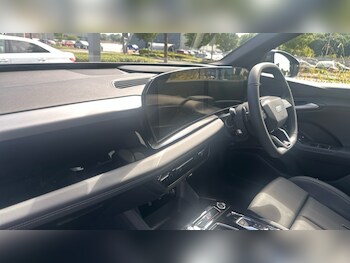 Used Audi Q6 e-tron 2025 for sale - 76328055: Photo 2