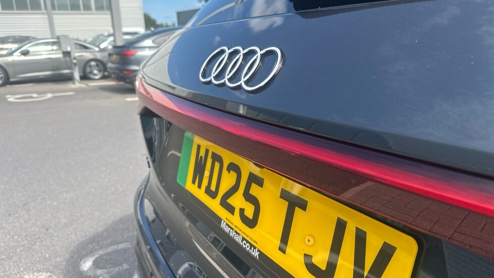Used Audi Q6 e-tron 2025 for sale - 76328055: Photo 42