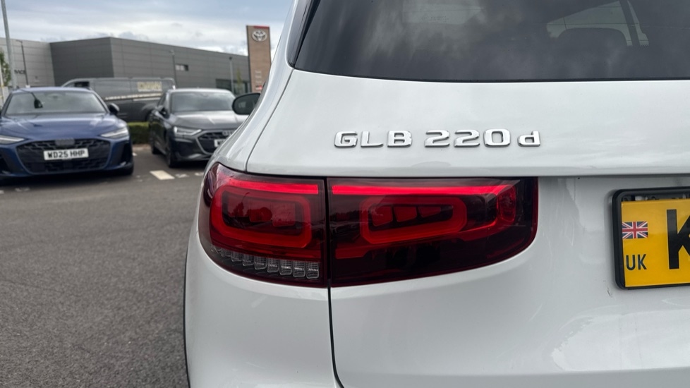 Used Mercedes-Benz GLB 2023 for sale - 77025372: Photo 38