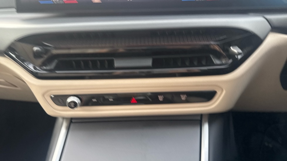 Used BMW 3 Series 2024 for sale - 76609742: Photo 30