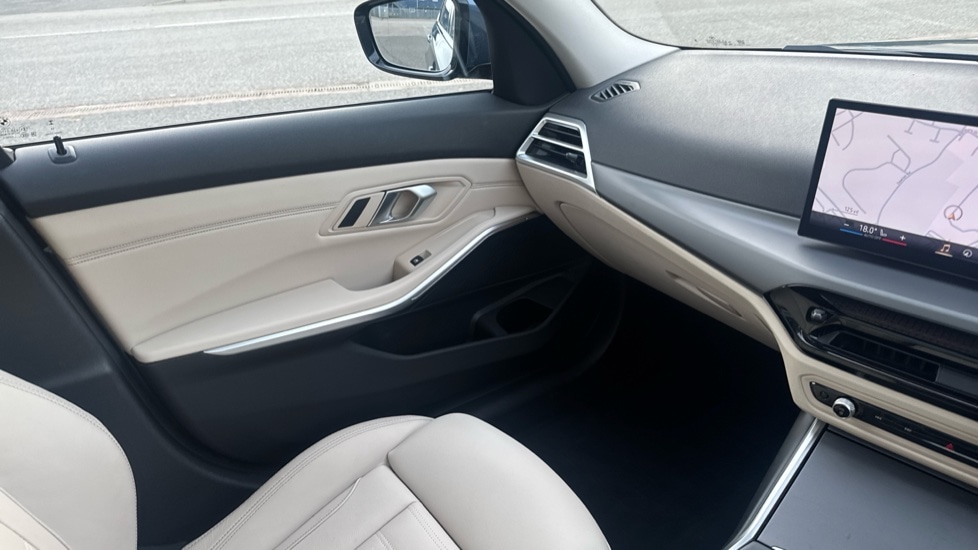 Used BMW 3 Series 2024 for sale - 76609742: Photo 35