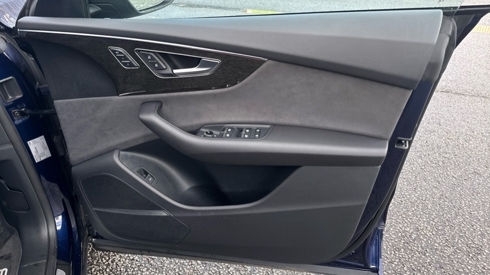 Used Audi Q8 2025 for sale - 76888762: Photo 28