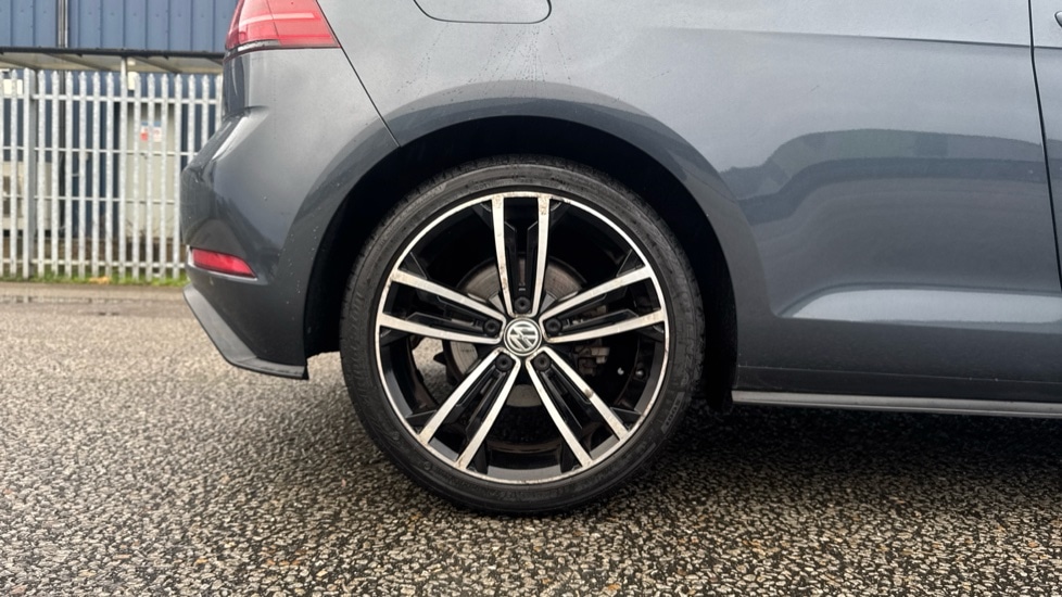 Used Volkswagen Golf 2019 for sale - 77075564: Photo 19