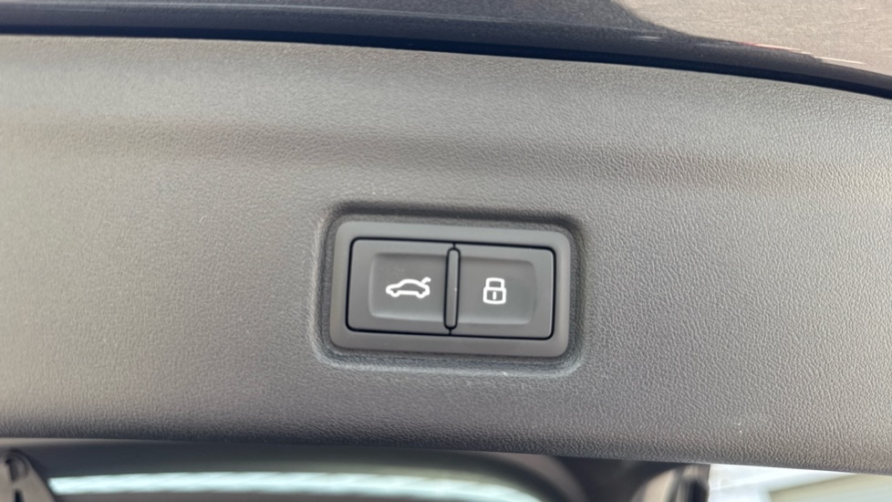 Used Audi Q6 e-tron 2025 for sale - 76869248: Photo 42