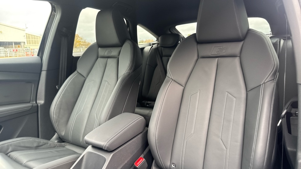 Used Audi Q4 e-tron 2025 for sale - 76873199: Photo 17