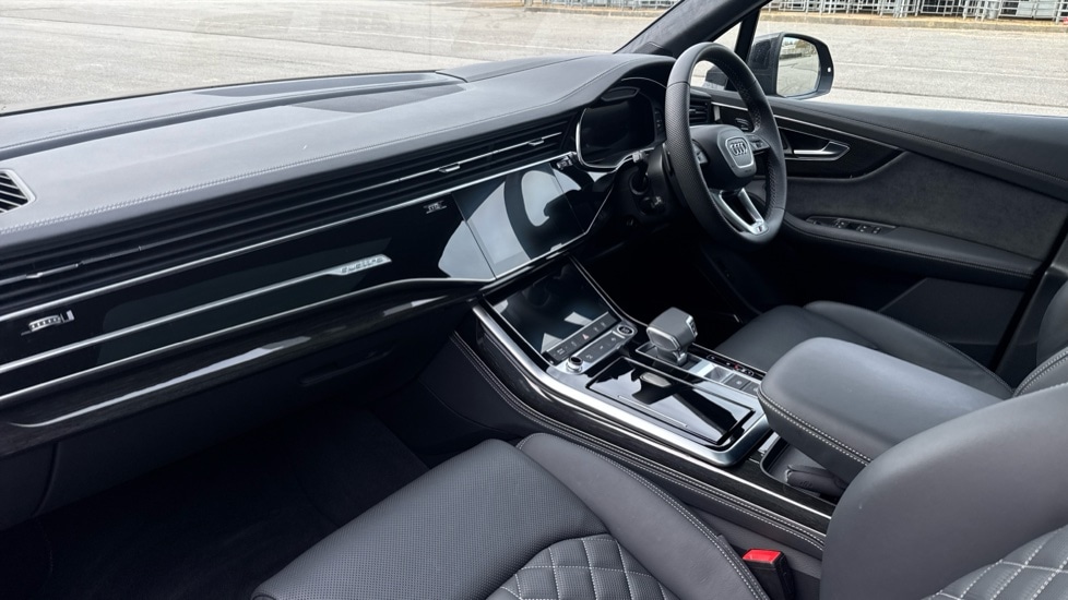 Used Audi Q7 2025 for sale - 76826798: Photo 2
