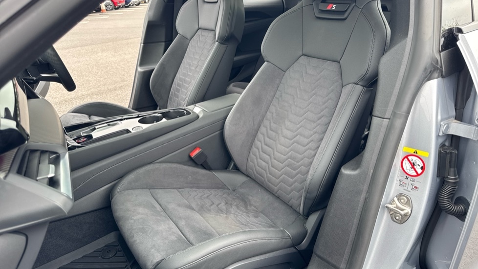 Used Audi e-tron GT 2024 for sale - 76168680: Photo 17