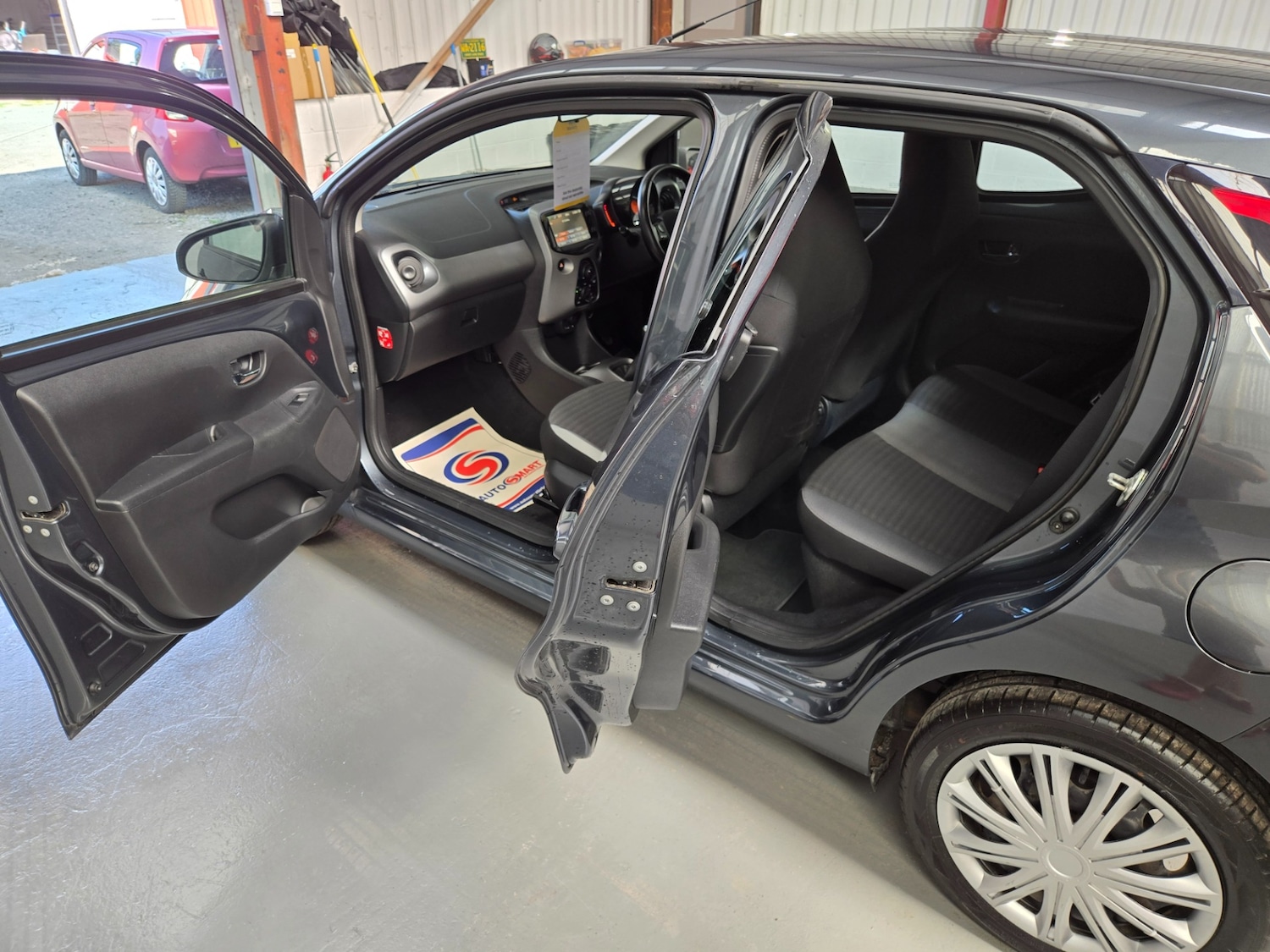 Used Toyota AYGO 2018 for sale - 76663675: Photo 16