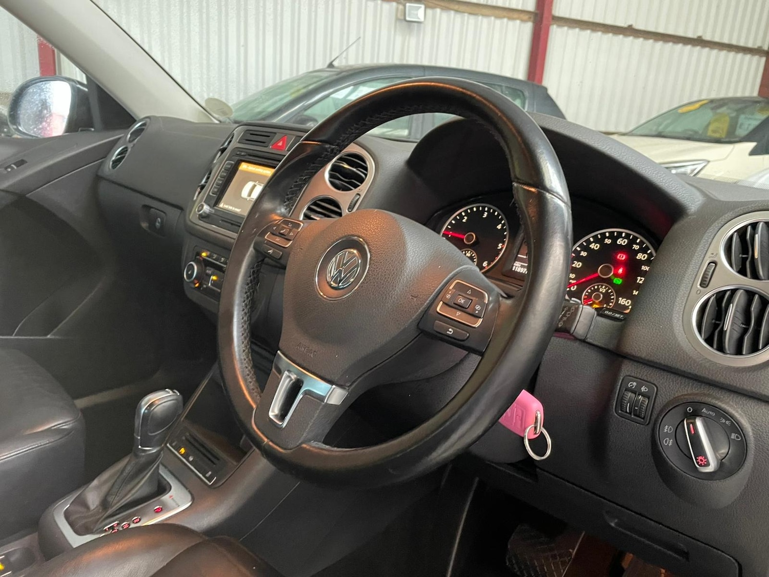 Used Volkswagen Tiguan 2011 for sale - 77272520: Photo 16