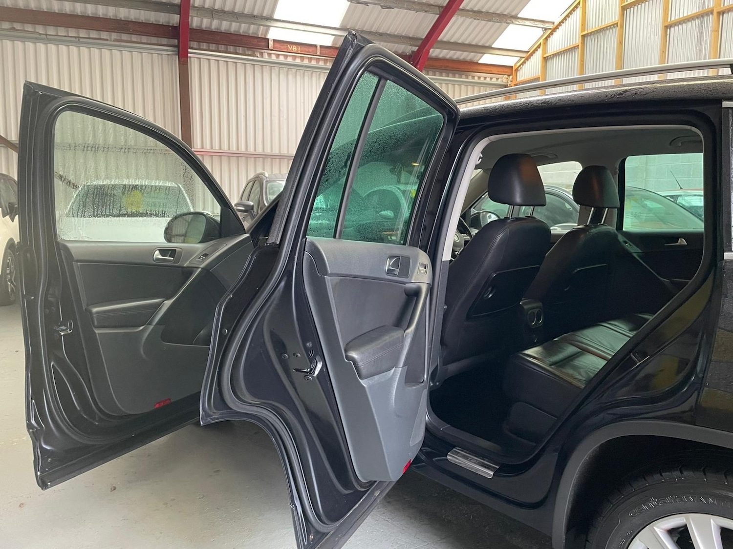 Used Volkswagen Tiguan 2011 for sale - 77272520: Photo 17