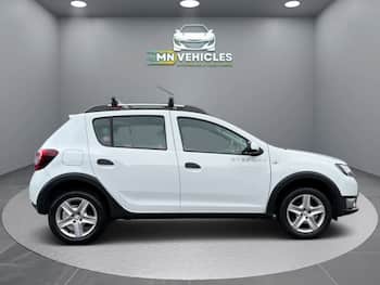 Used Dacia Sandero Stepway 2015 for sale - 79674144: Photo