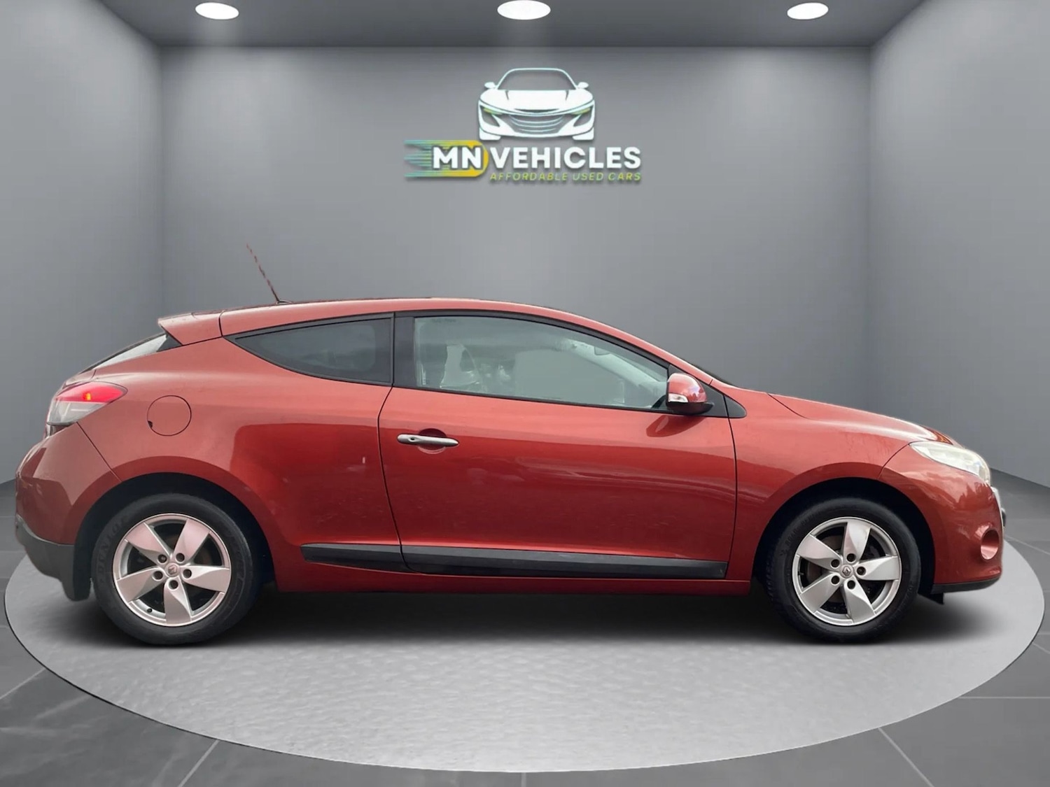 Used Renault Megane 2010 for sale - 76426692: Photo 2