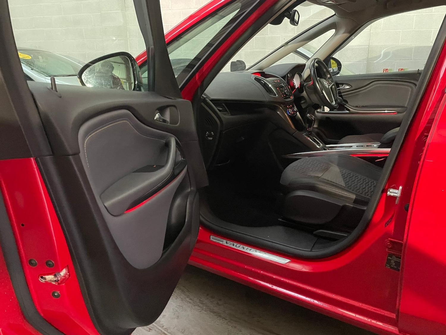 Used Vauxhall Zafira 2015 for sale - 77378810: Photo 18