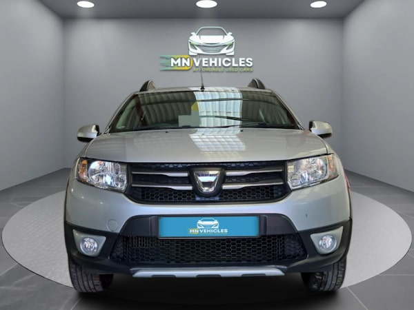 Used Dacia Sandero Stepway 2015 for sale - 74397491: Photo 2