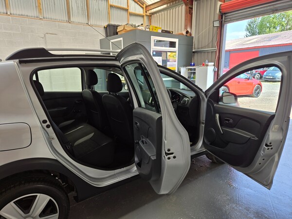 Used Dacia Sandero Stepway 2015 for sale - 74397491: Photo 9