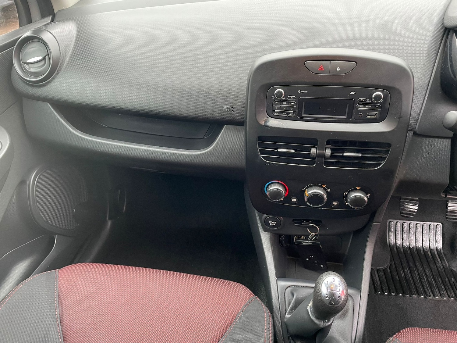 Used Renault Clio 2014 for sale - 76722039: Photo 17