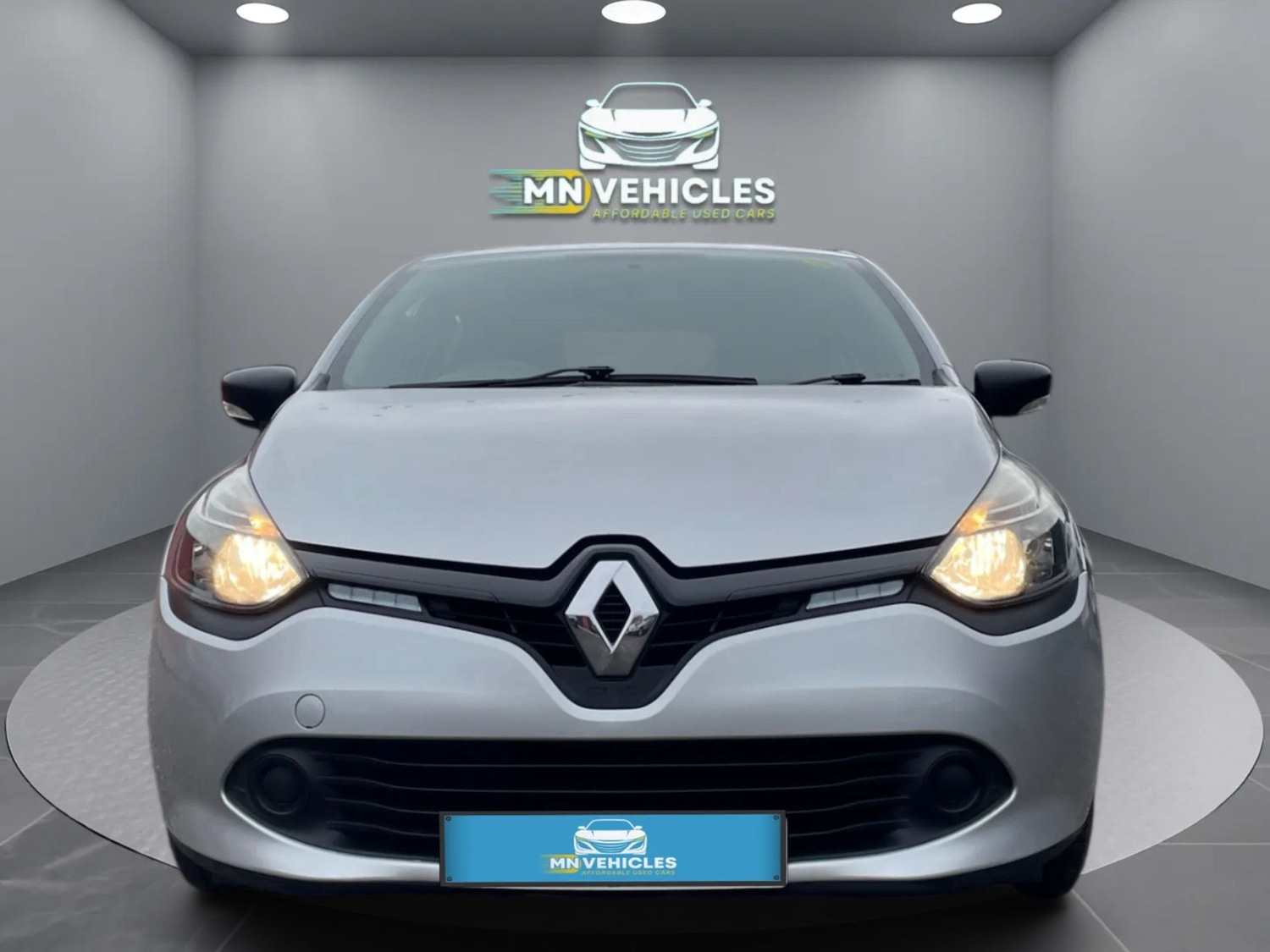 Used Renault Clio 2014 for sale - 76722039: Photo 2