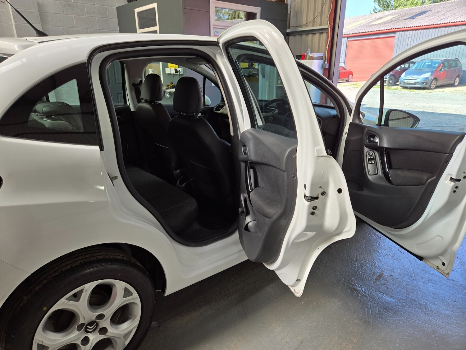 Used Citroen C3 2017 for sale - 76663167: Photo 9