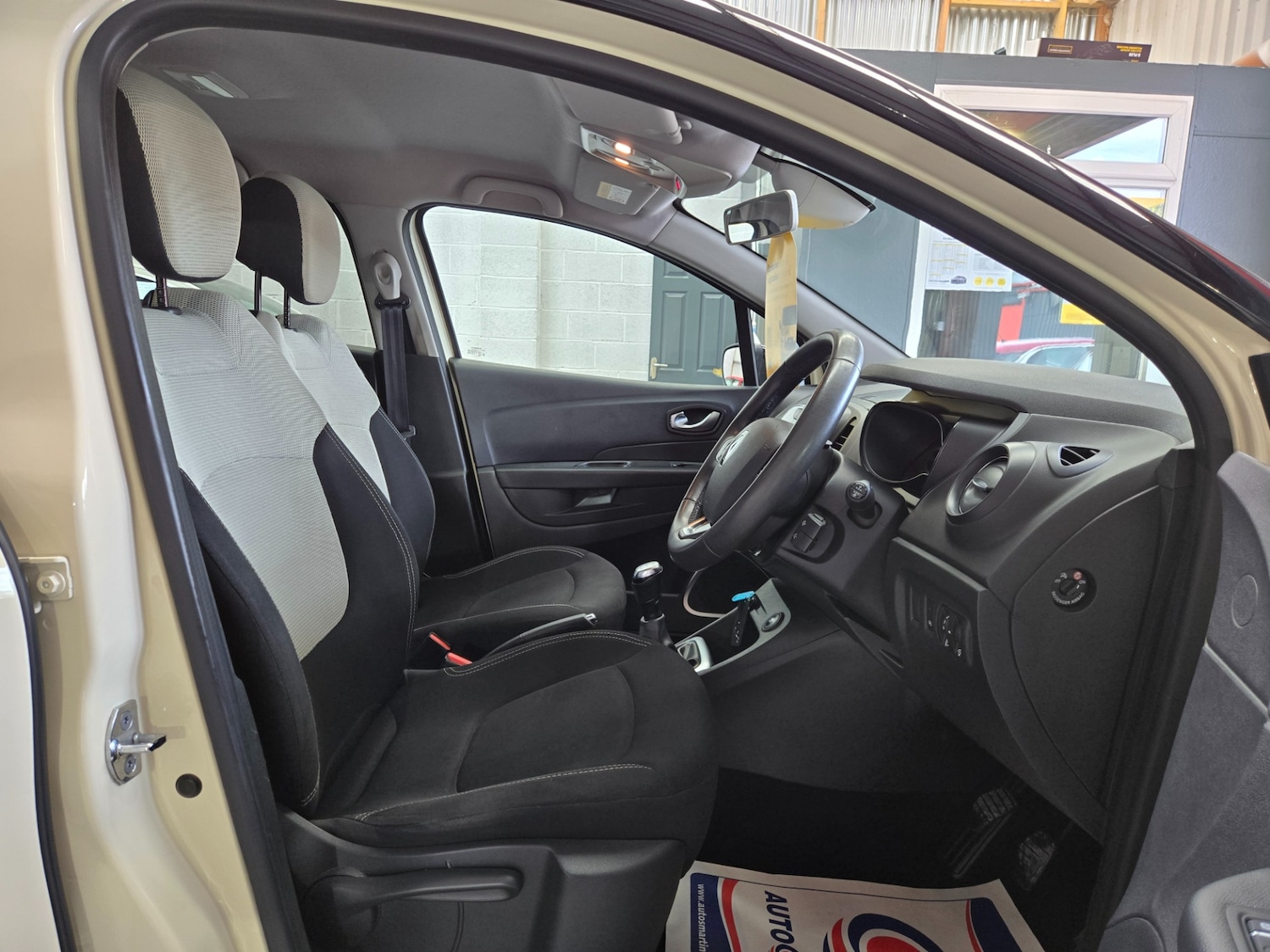 Used Renault Captur 2018 for sale - 76663684: Photo 11