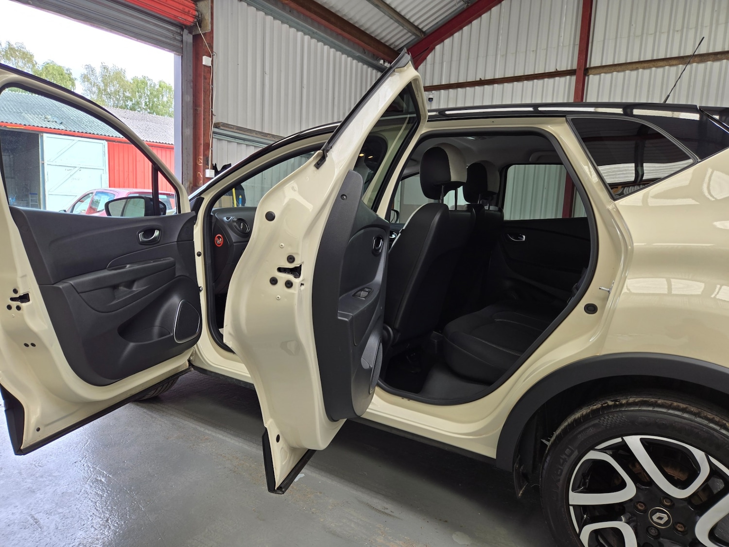 Used Renault Captur 2018 for sale - 76663684: Photo 17