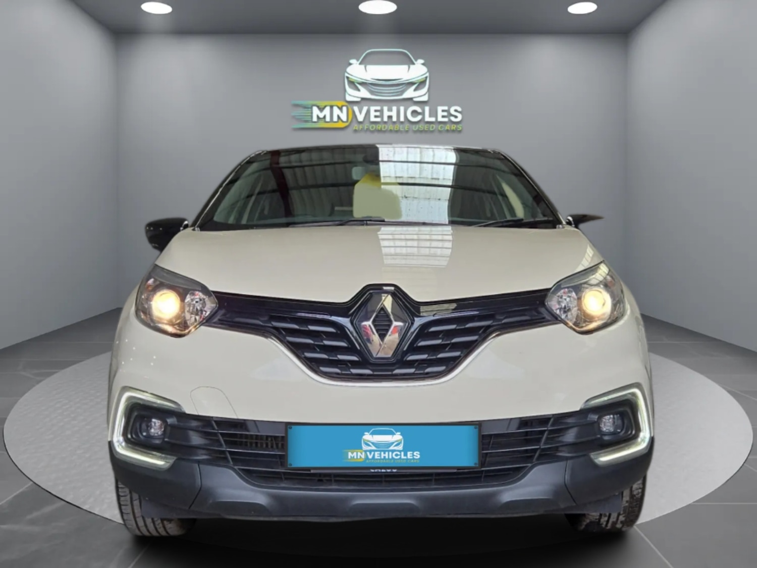 Used Renault Captur 2018 for sale - 76663684: Photo 2