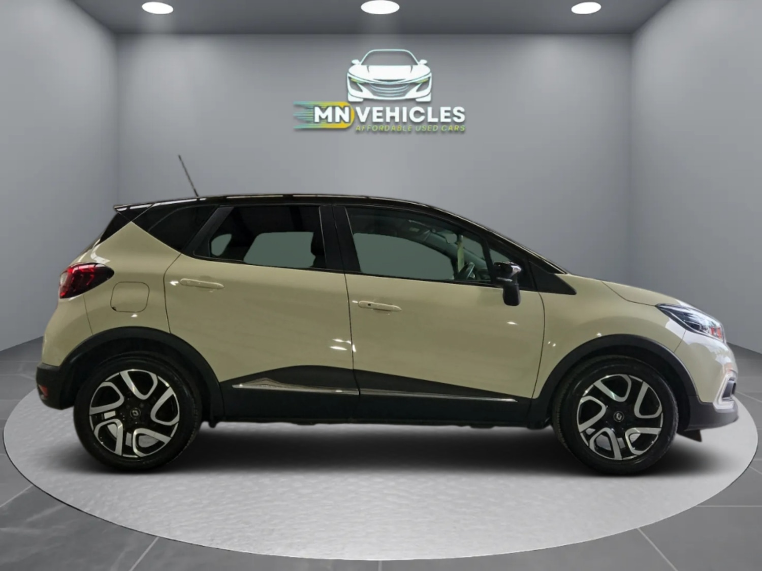 Used Renault Captur 2018 for sale - 76663684: Photo 3