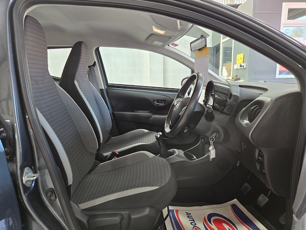 Used Toyota AYGO 2018 for sale - 74893175: Photo 11